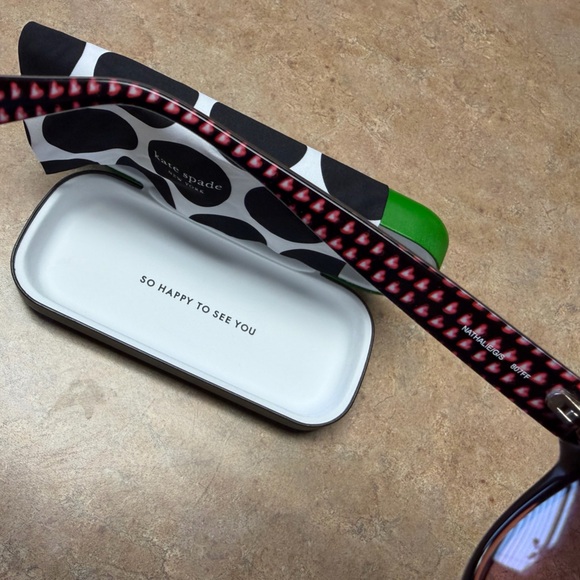 Kate Spade Black and Pink Sunglasses With Case And Cleaning Cloth - Picture 3 of 13